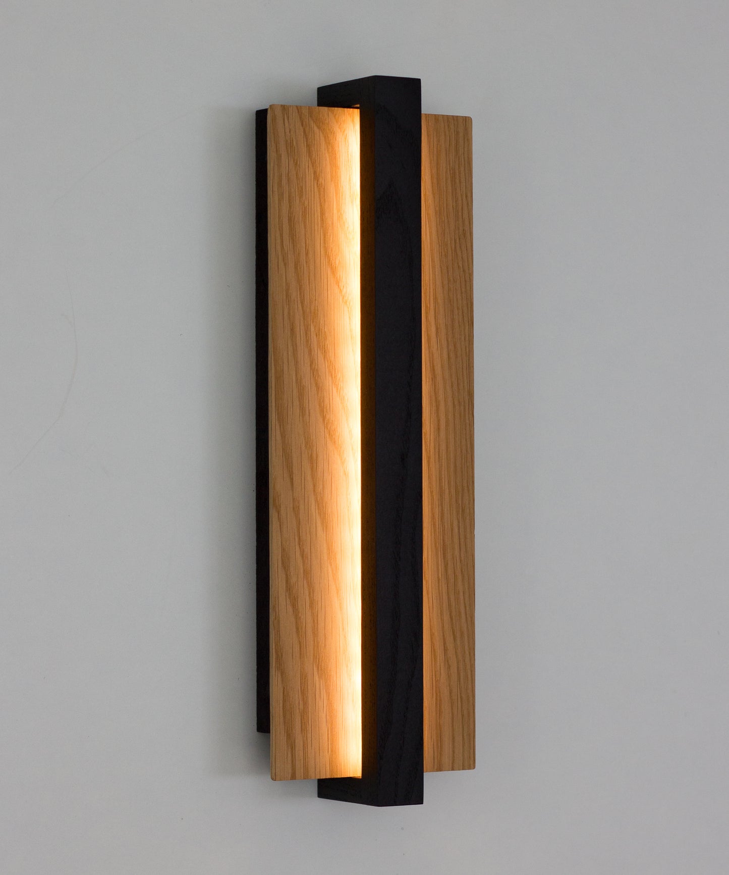 VERTICAL Wall LED Light - Modern Minimalist Sconce