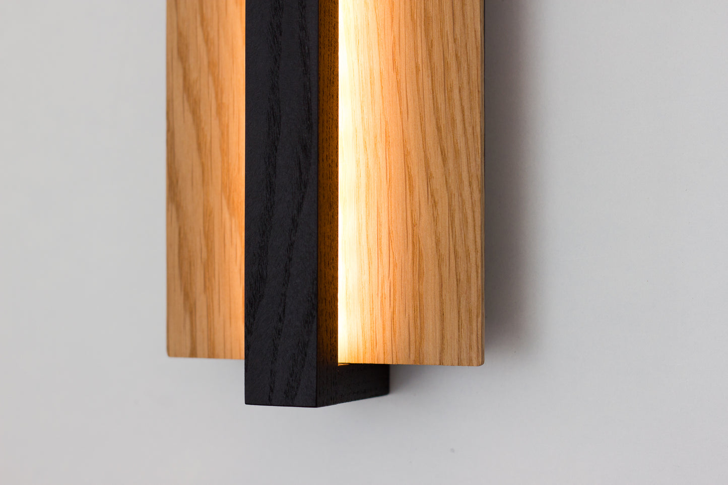 VERTICAL Wall LED Light - Modern Minimalist Sconce